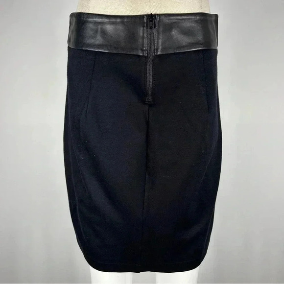 Cabi Miranda Black vegan  leather Skirt Size:2 #3754 - Picture 5 of 9